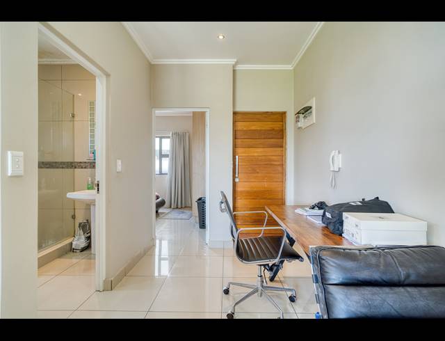 1 BEDROOM APARTMENT FOR SALE IN UMHLANGA RIDGE
